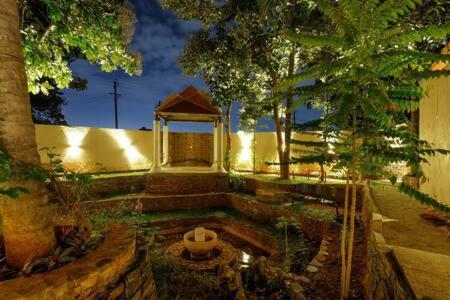 Golden Radiance Airyaman Spa & Pool Villa Breakfast & Spa Included Mysore Exterior foto